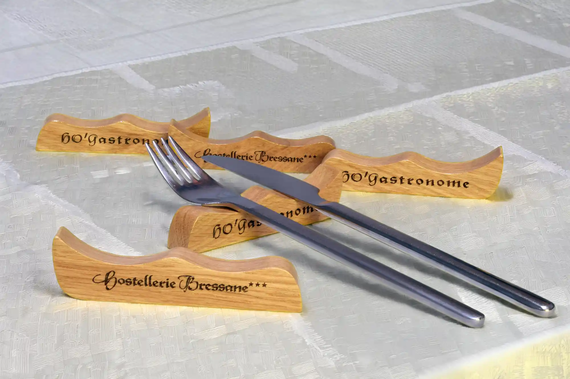 Porte-couverts pour l'Hostellerie Bressane